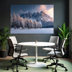 Landschaft Mit Schneebedeckten Bergen Und Baumern