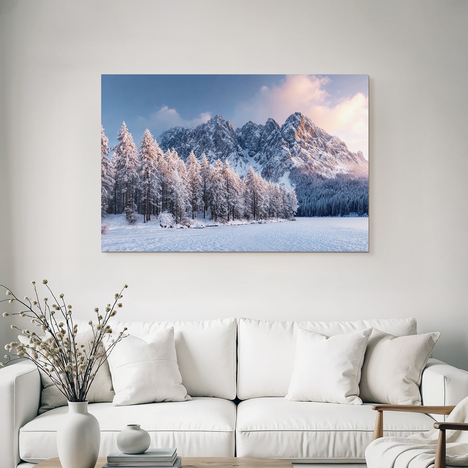 Landschaft Mit Schneebedeckten Bergen Und Baumern