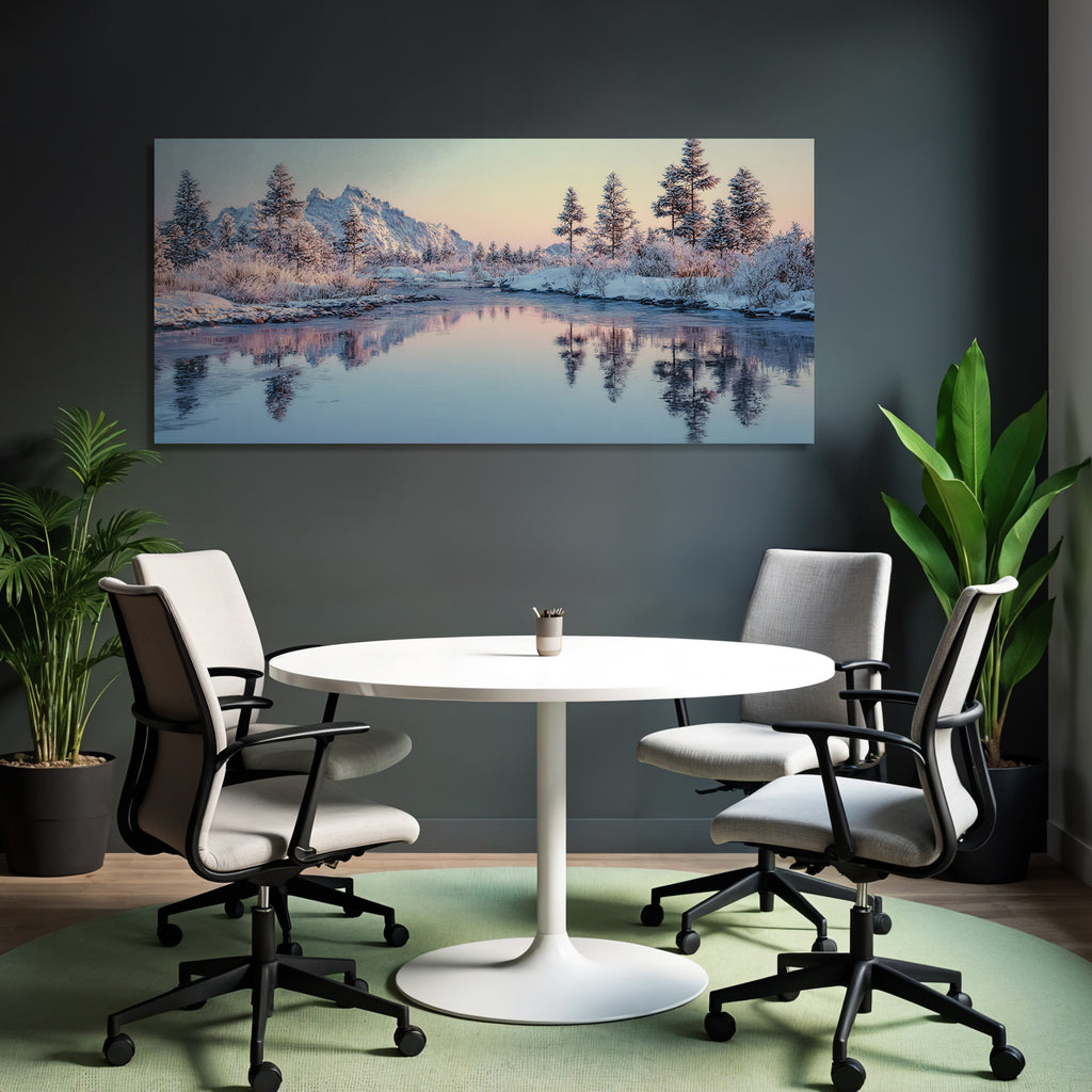 Landschaft Mit Schneebedeckten Bergen Und Fluss