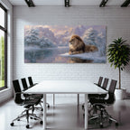 Lion In Schneelandschaft Mit Bergen Reflektierendes Wasser