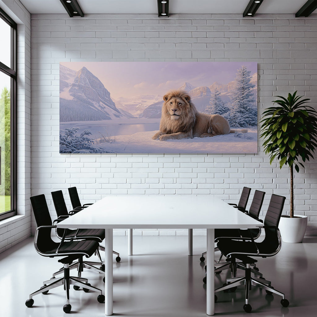 Löwe Ruhend In Einer Schneebedeckten Landschaft