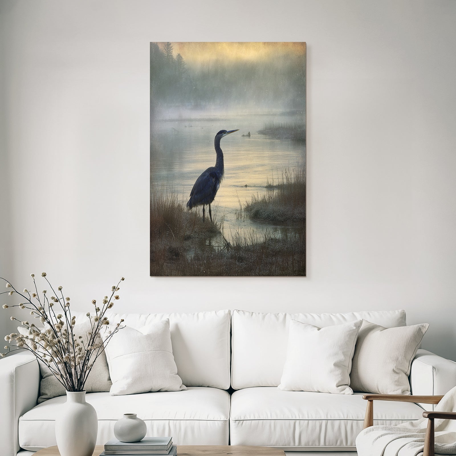Friedliche Szenen Mit Heron Am Wasser Im Nebel