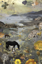 Traumhafte Landschaft Pferde Am Strand Mit Blumen Und Lilienblaettern | Collagen | Kunstgattungen
