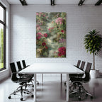 Wunderschoene Blumenlandschaft Mit Fluss Im Nebel