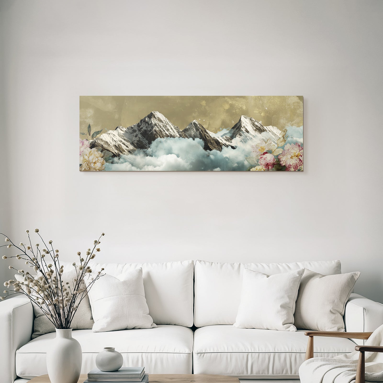 Berglandschaft Mit Blumen Und Schneebedeckten Gipfeln
