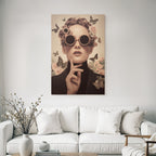 Kuenstlerisches Portraet Der Frau Mit Goggles Und Blumen Im Steampunk Stil