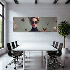 Bluehender Portraet Mit Blumenkrone Und Goggles