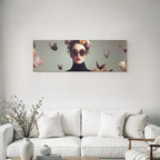 Bluehender Portraet Mit Blumenkrone Und Goggles