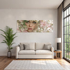Junges Frauen Portrait Mit Blumen Hintergrund Und Gruenen Augen