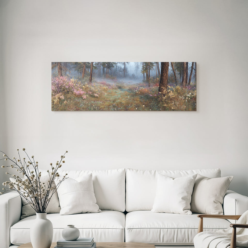 Ruhiger Wald Mit Bunten Blumen Im Nebel