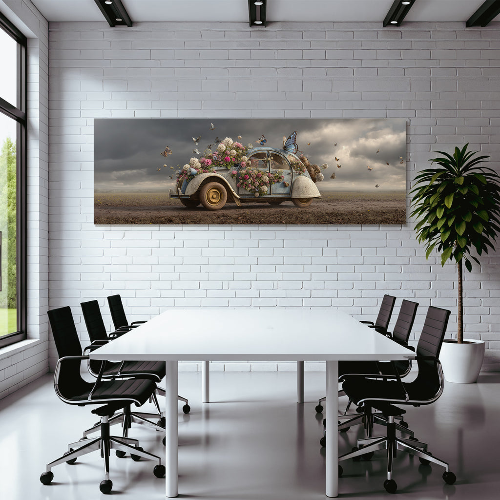 Vintage Auto Mit Blumen Und Schmetterlingen Auf Einem Dirt Road Unter Einem Drama Himmel