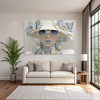 Modisches Portrait Mit Blumenhut Und Butterfliegen Und Blauem Lippenstift