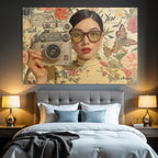 Stylisierte Portraet Einer Person Mit Kamera Blumen Und Freunden