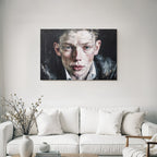 Fragmentierte Portraet Mit Intensiven Augen Und Dunklem Hintergrund