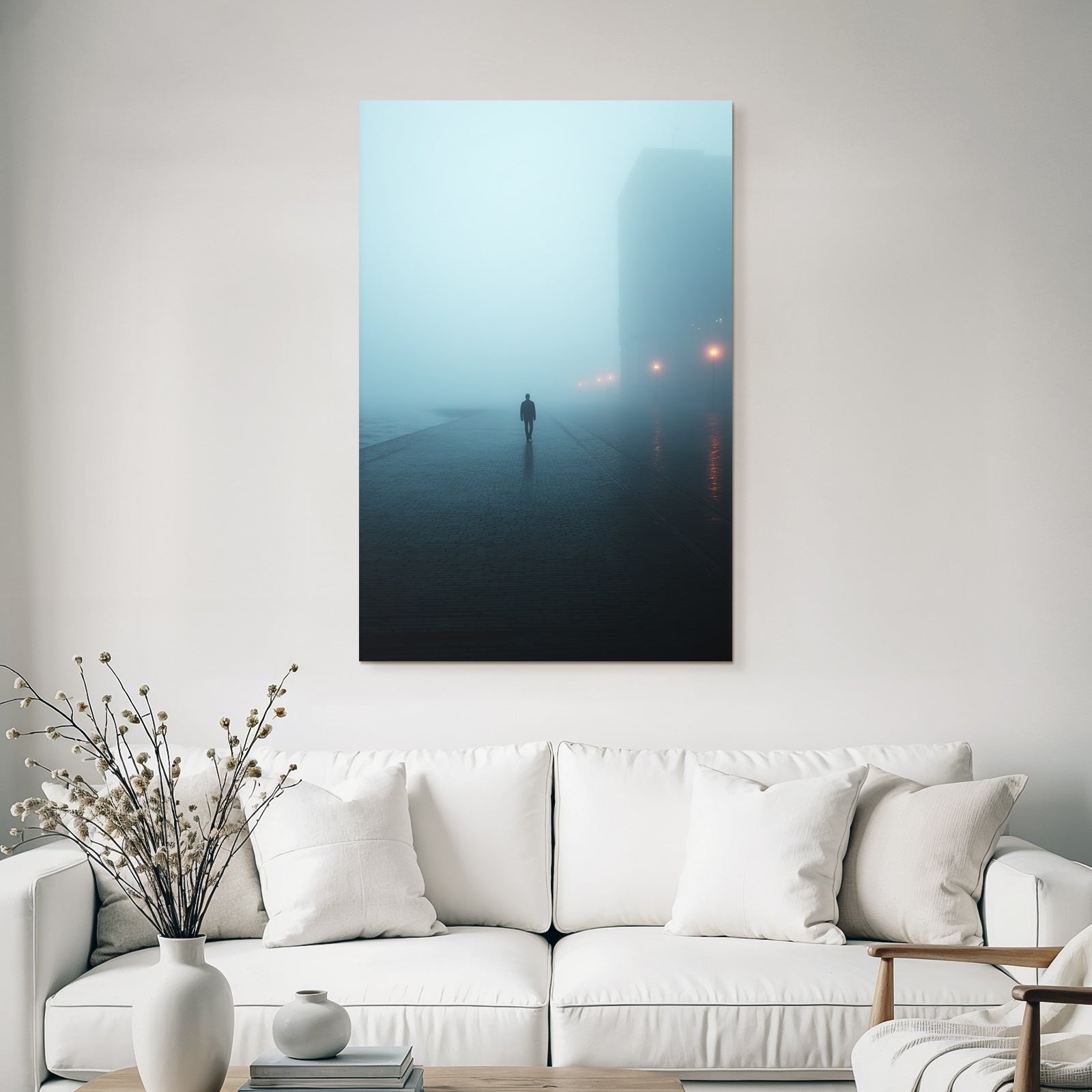 Einsame Figur Weg Nebel Stadt