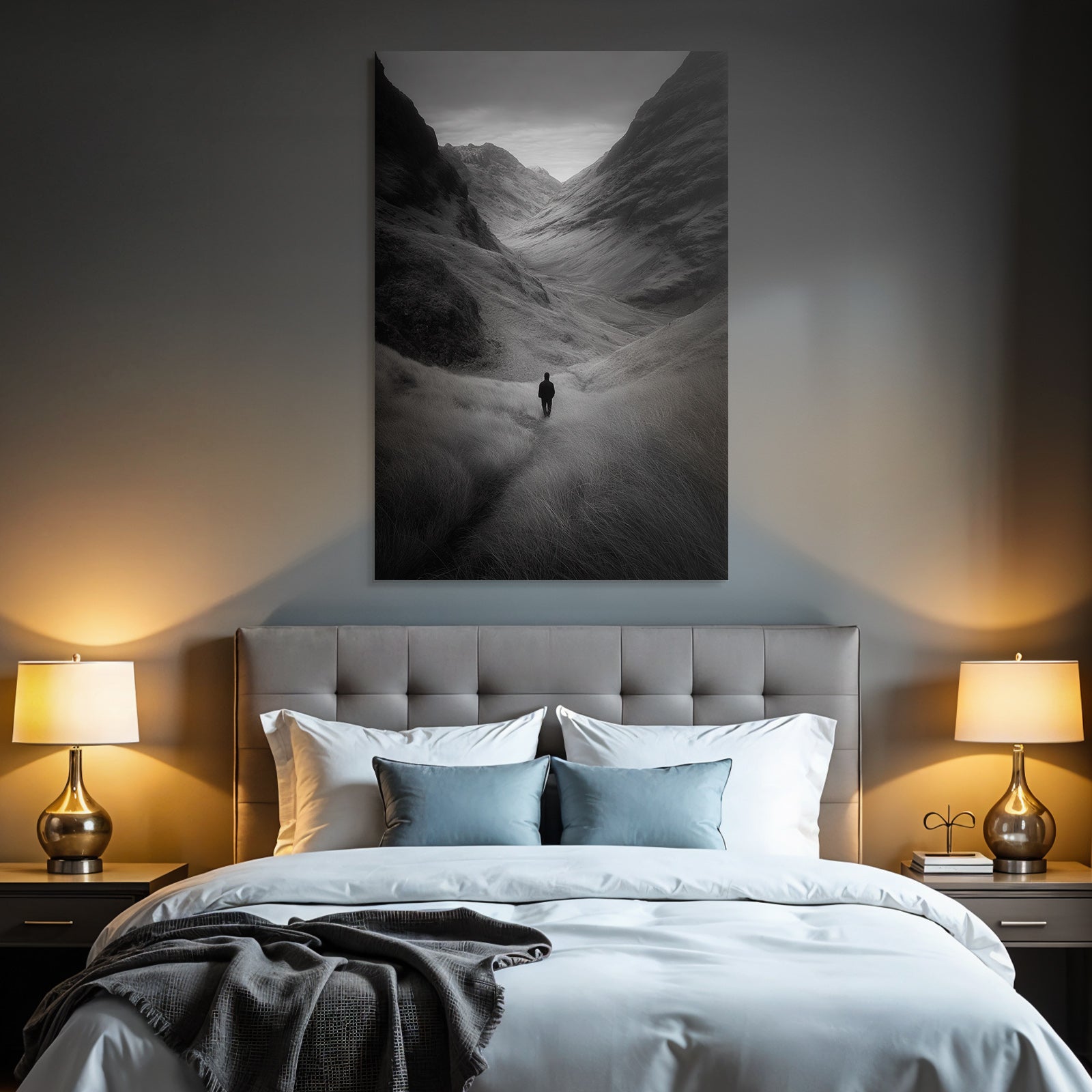Landschaft Einzelne Figur Im Tal Zwischen Bergen Monochromatisch