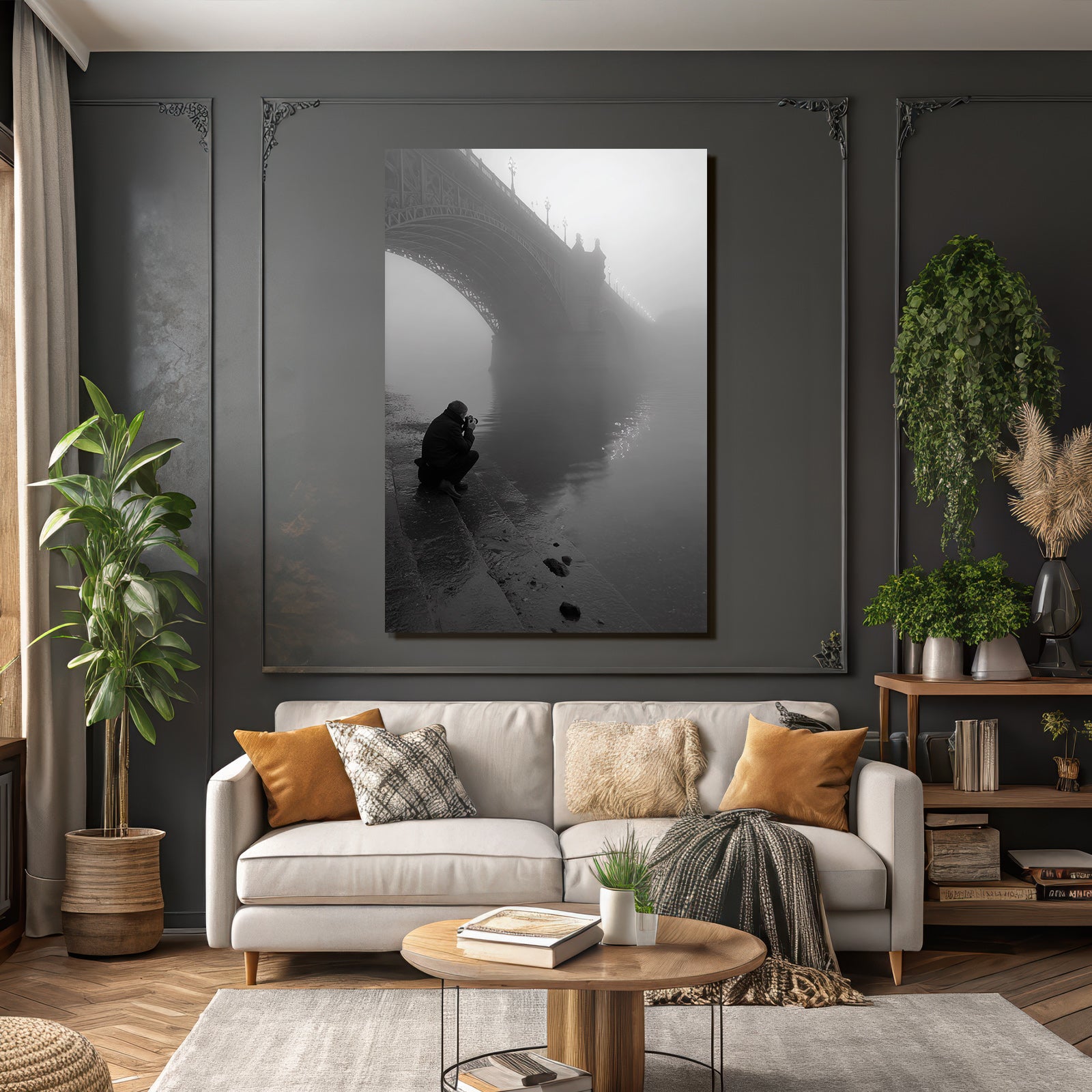 Stille Szene Mit Fotograf Am Wasser Bei Bruecke Im Nebel
