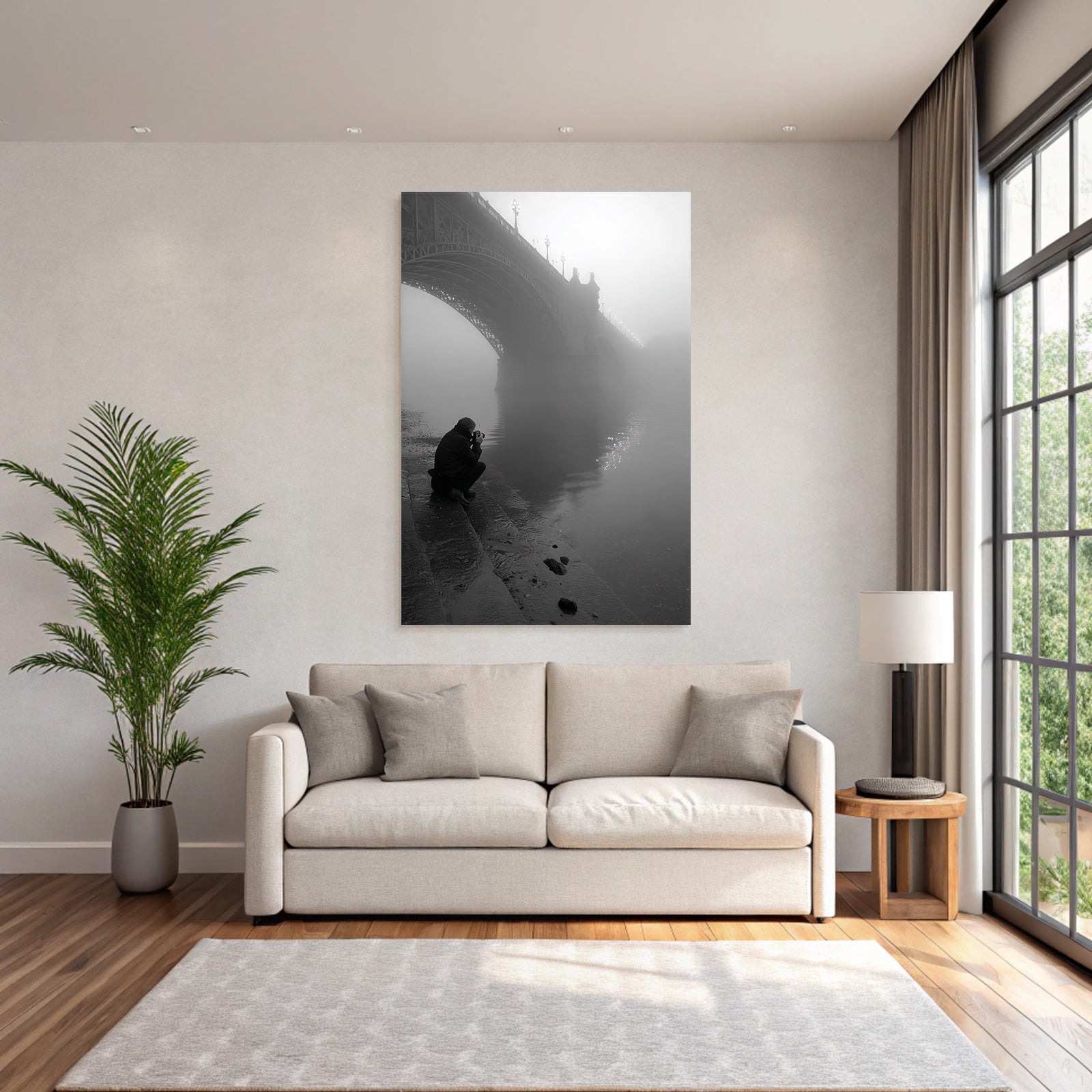 Stille Szene Mit Fotograf Am Wasser Bei Bruecke Im Nebel