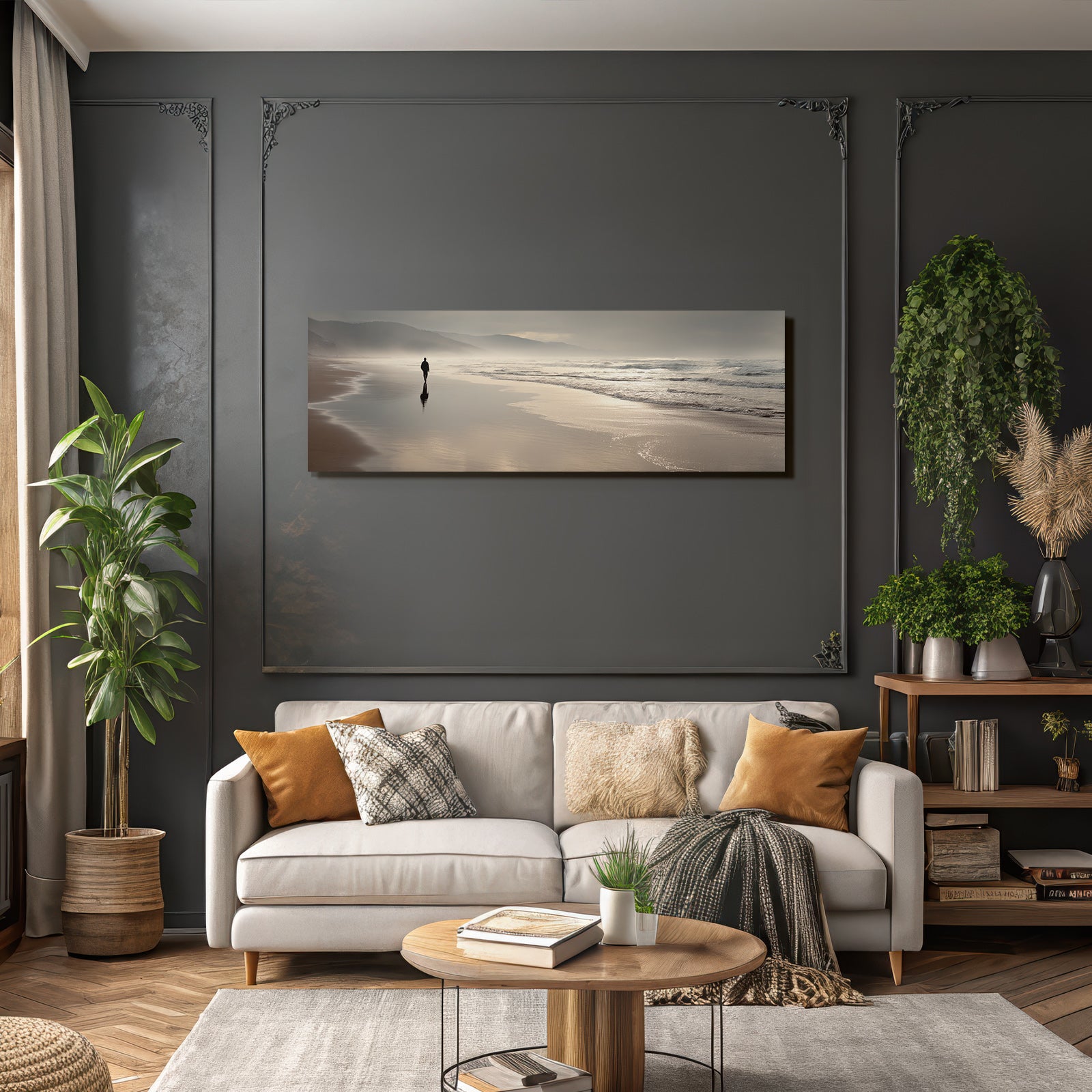 Person Am Strand Mit Wellen Und Nebel