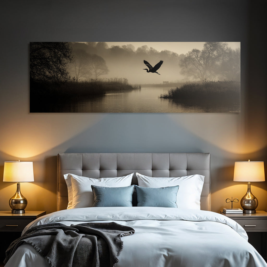 Ruhige Landschaft Mit Fluß Nebel Und Heron