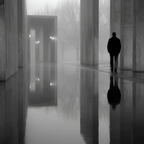 Einsamer Figur Im Nebel | Fotografie | Kunstgattungen