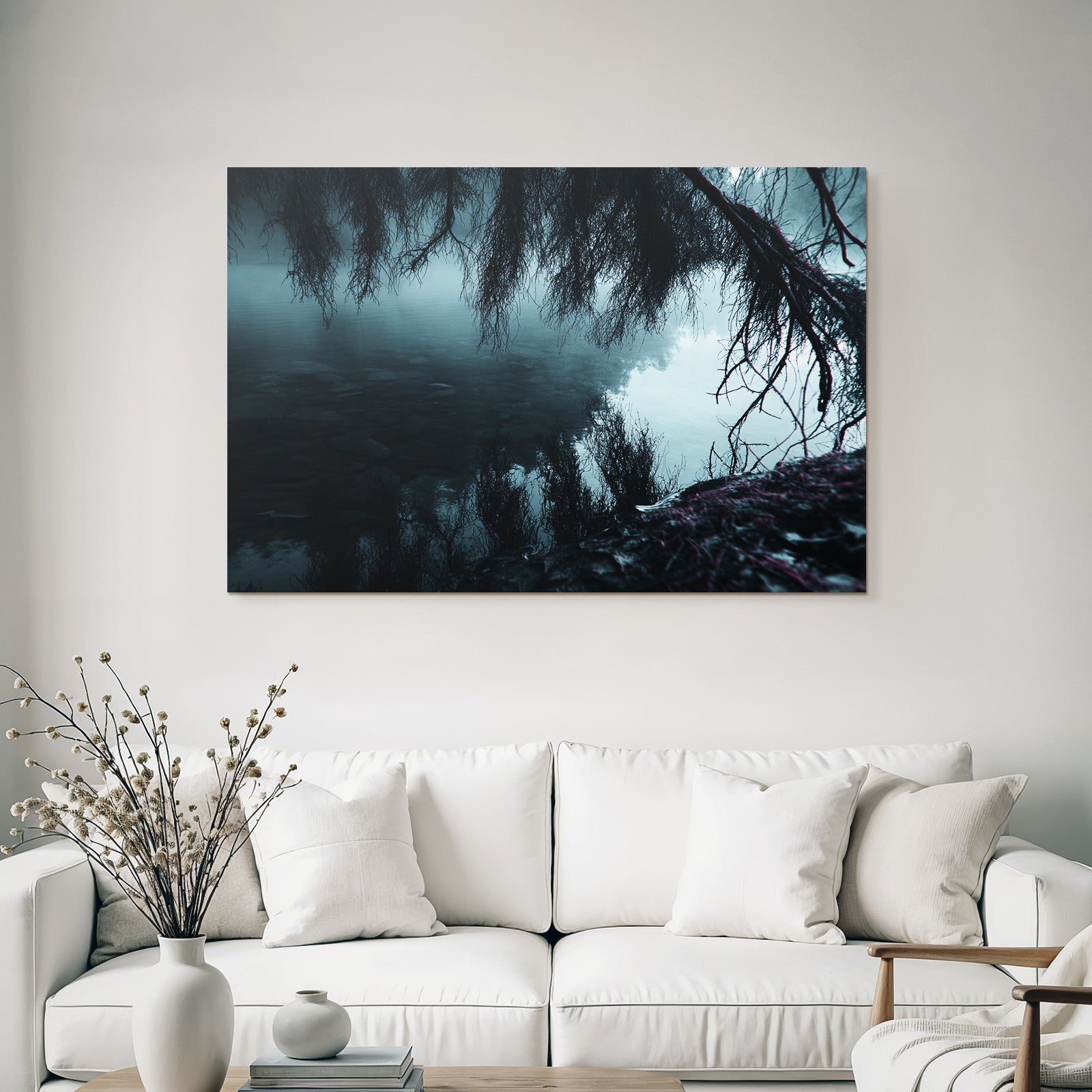 Dunkle Moody Landschaft Waßer Äste Spiegelung