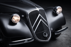 Klaßisches Auto Mit Schwarzem Lack Und Chromdetails | Fotografie | Kunstgattungen