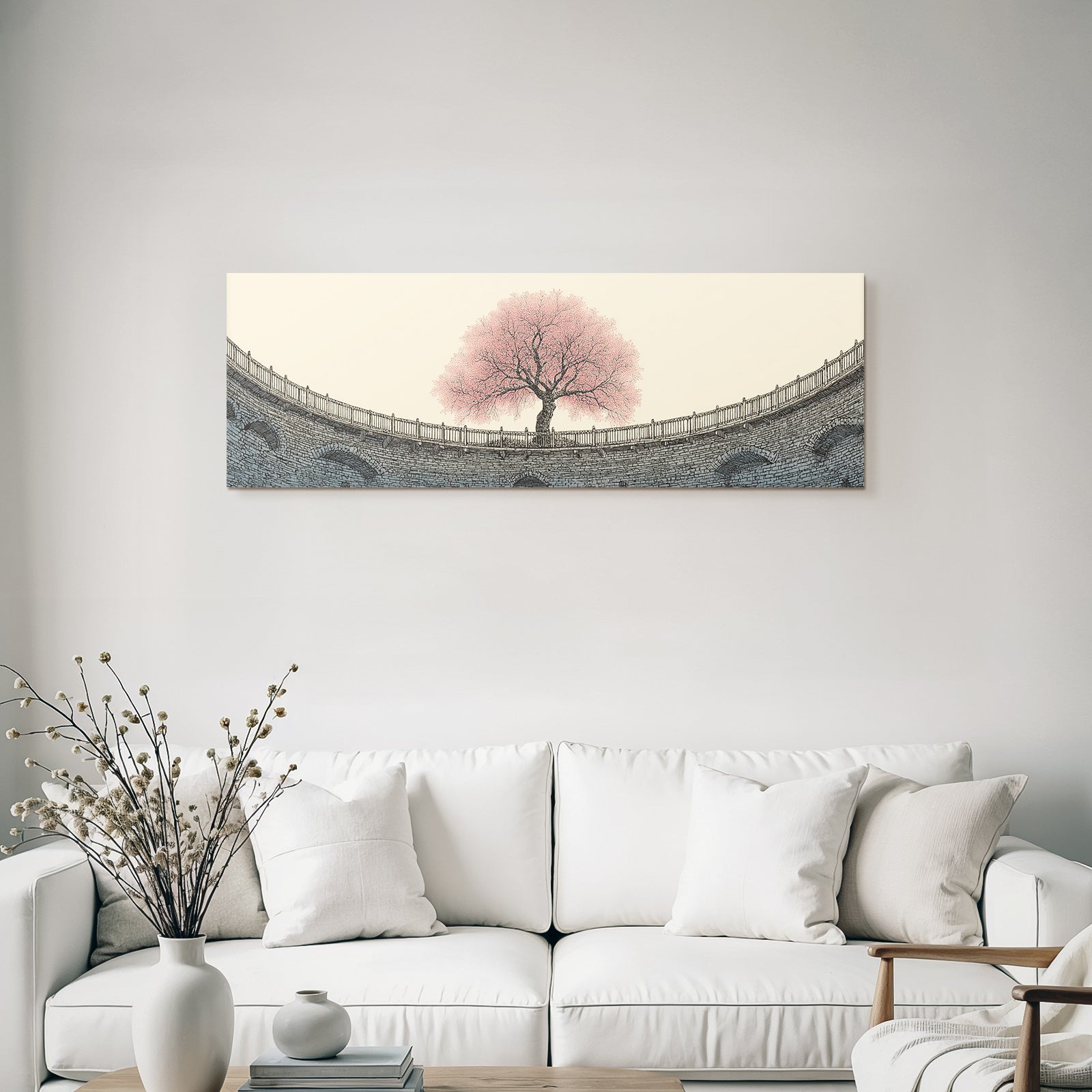 Großer Rosa Baum Im Kreisförmigen Steinstruktur