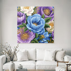 Bunte Blumenanordnung In Blau Lila Und Weiß Mit Grünen Blattern Und Goldenen Akzenten