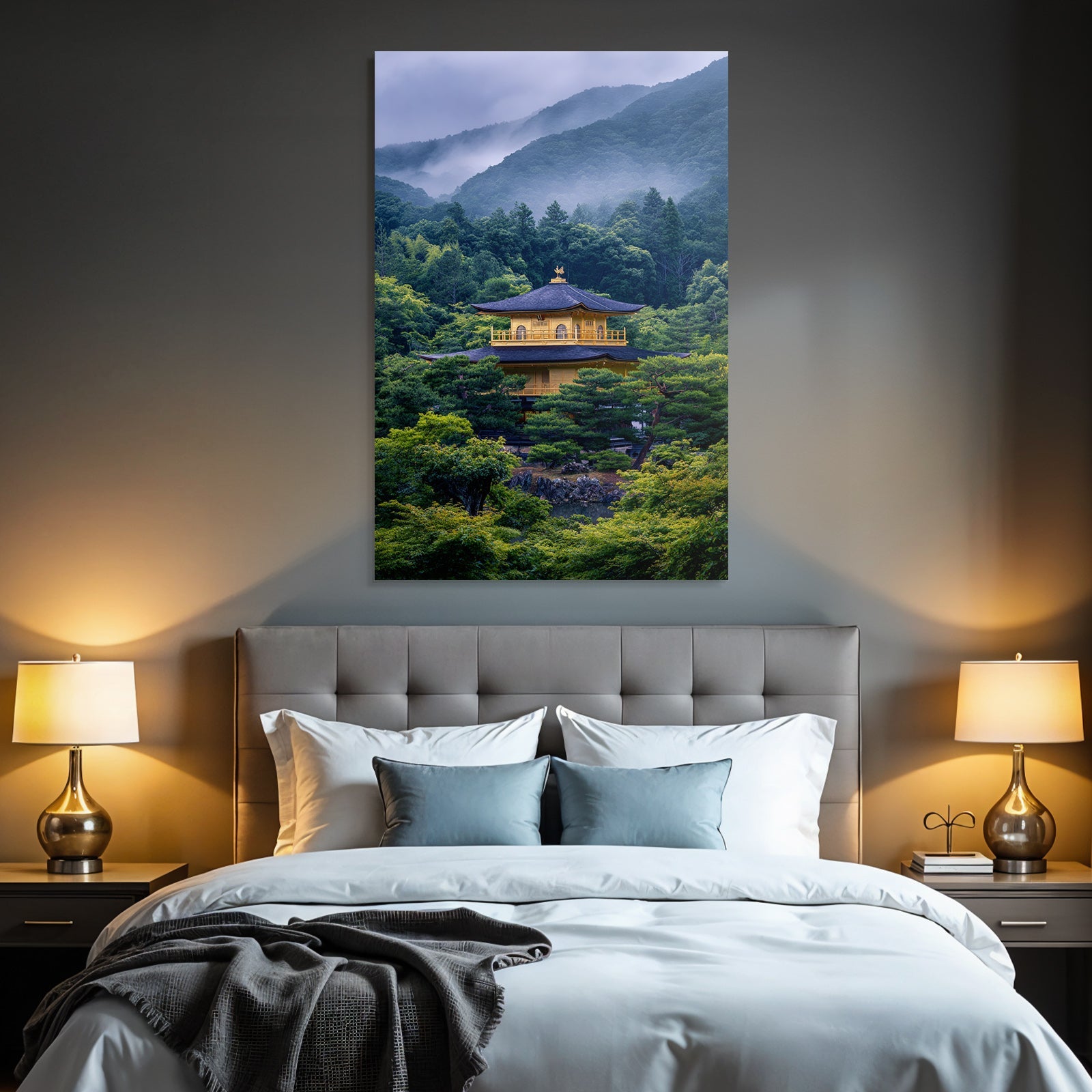Malerische Landschaft Mit Goldener Pagode Im Morgennebel