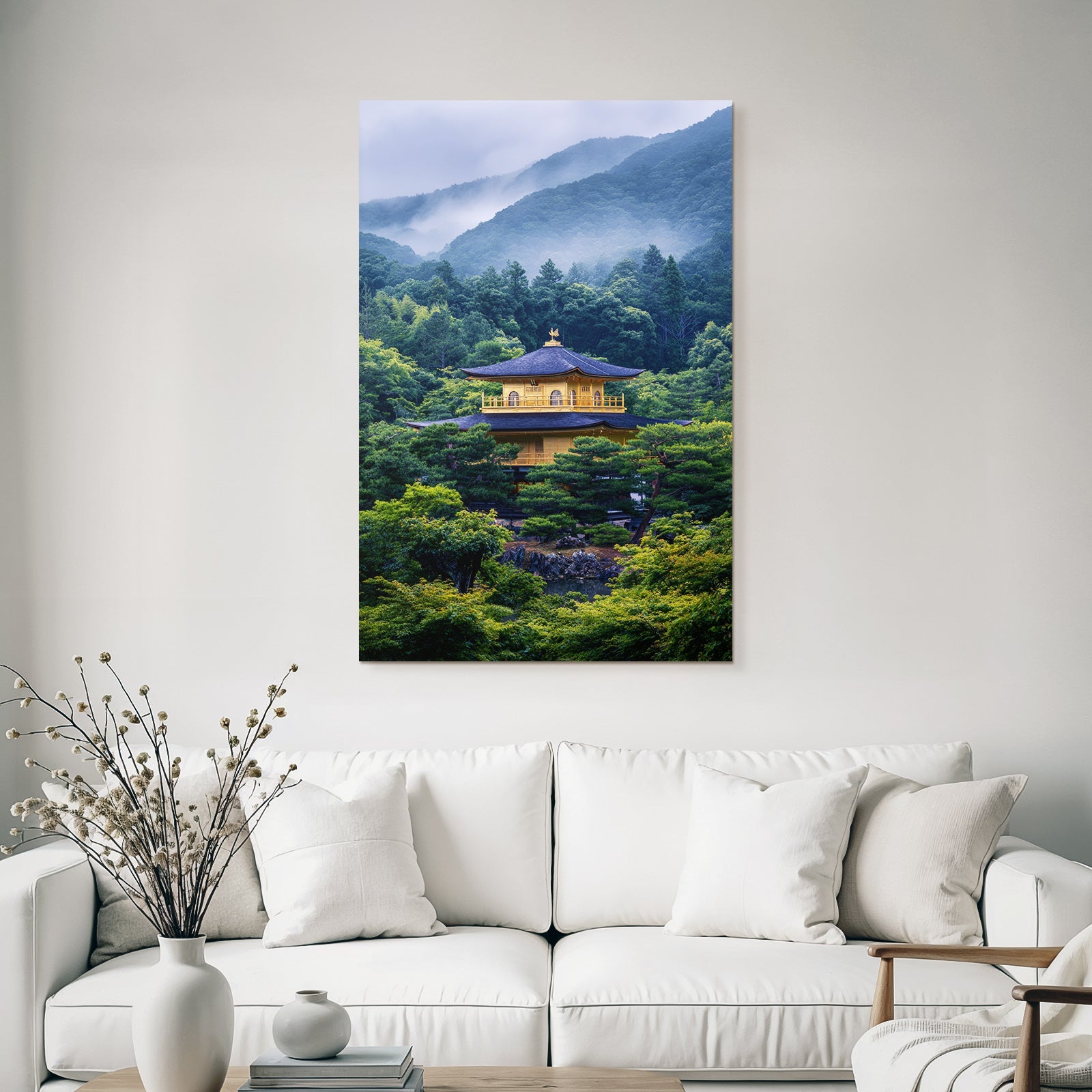 Malerische Landschaft Mit Goldener Pagode Im Morgennebel