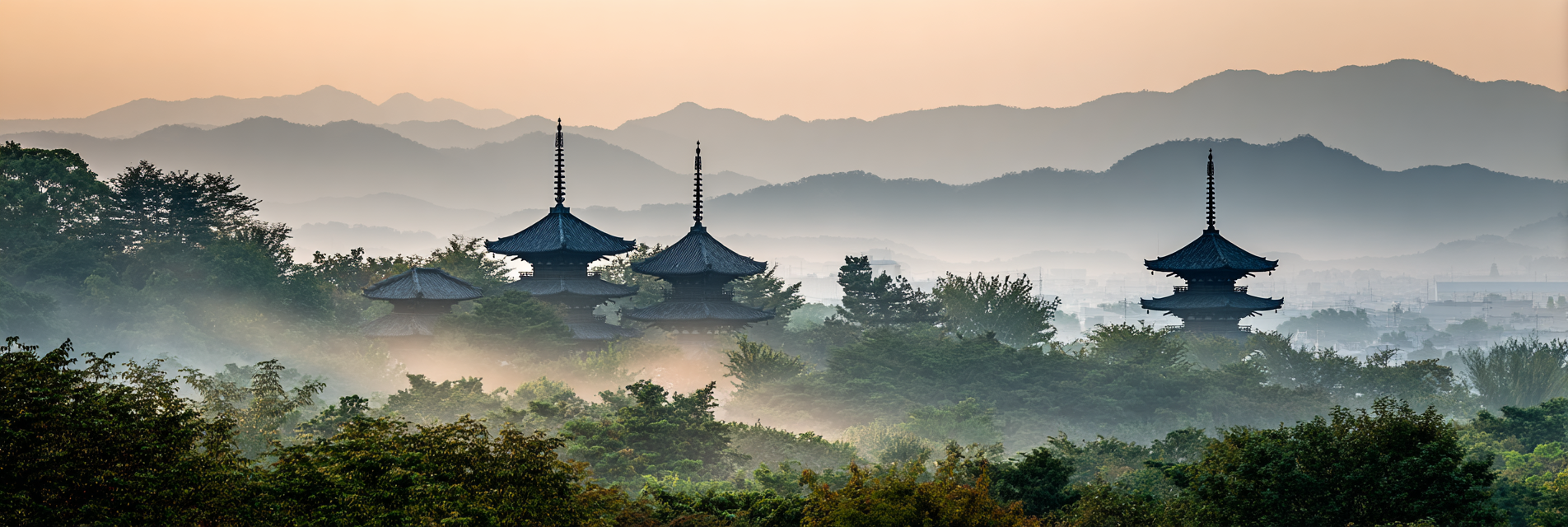 Friedliche Landschaft Mit Pagoden Im Morgennebel | Asien | Laender und Reisen