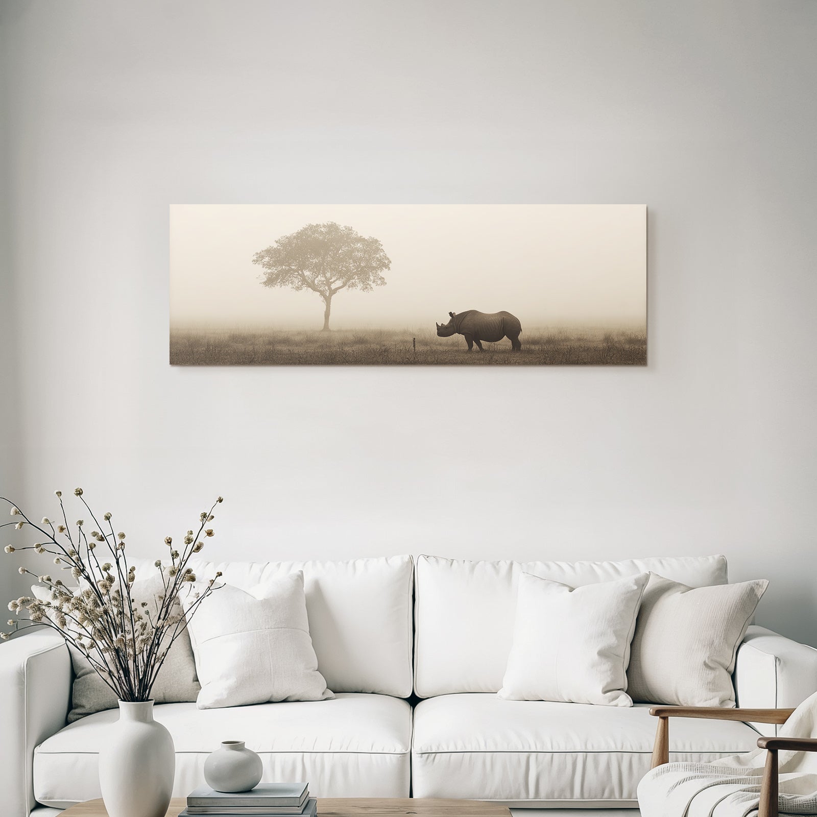 Nashorn Im Nebligen Landschaft Mit Einem Einsamen Baum