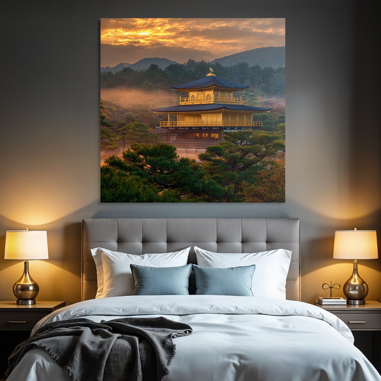 Goldener Pavillon Bei Sonnenuntergang In Japanischer Landschaft
