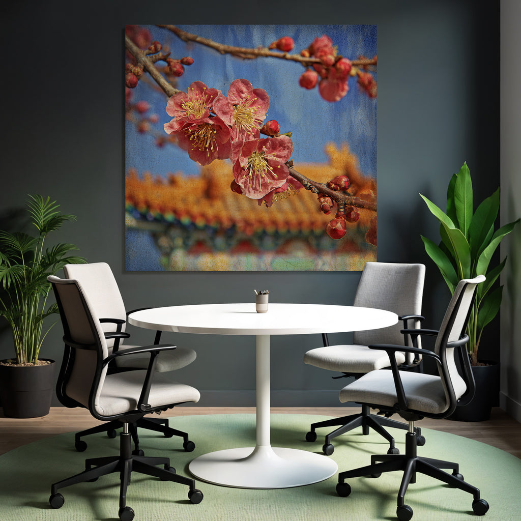 Nahaufnahme Von Rosa Blüten Und Knospen Am Ast Vor Verschwommener Architektur