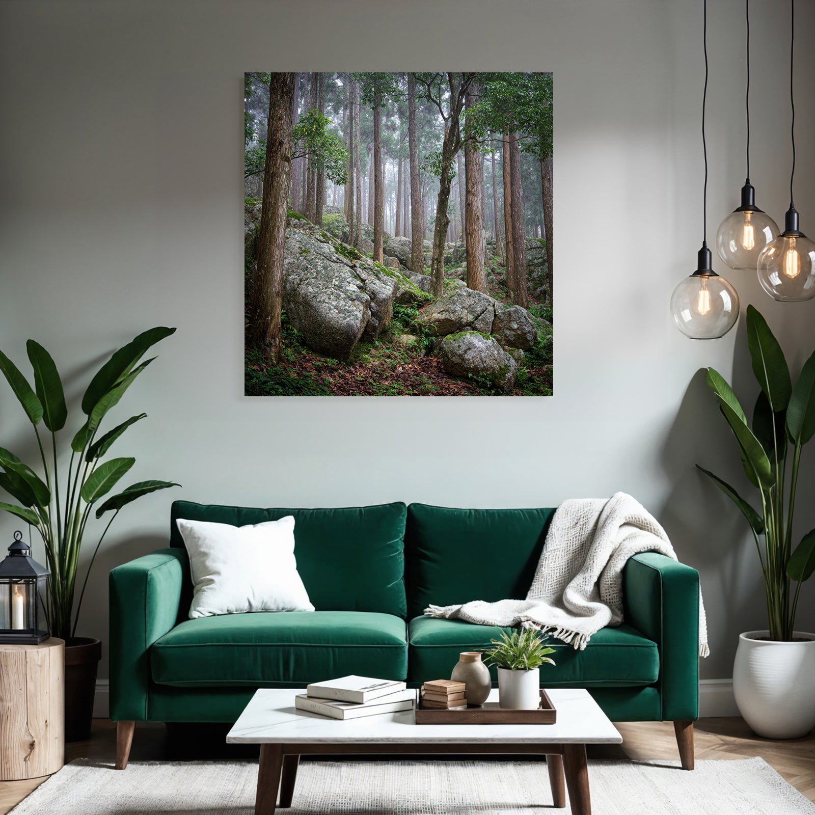 Nebeliger Wald Mit Hohen Bäumen Und Grossen Felsen