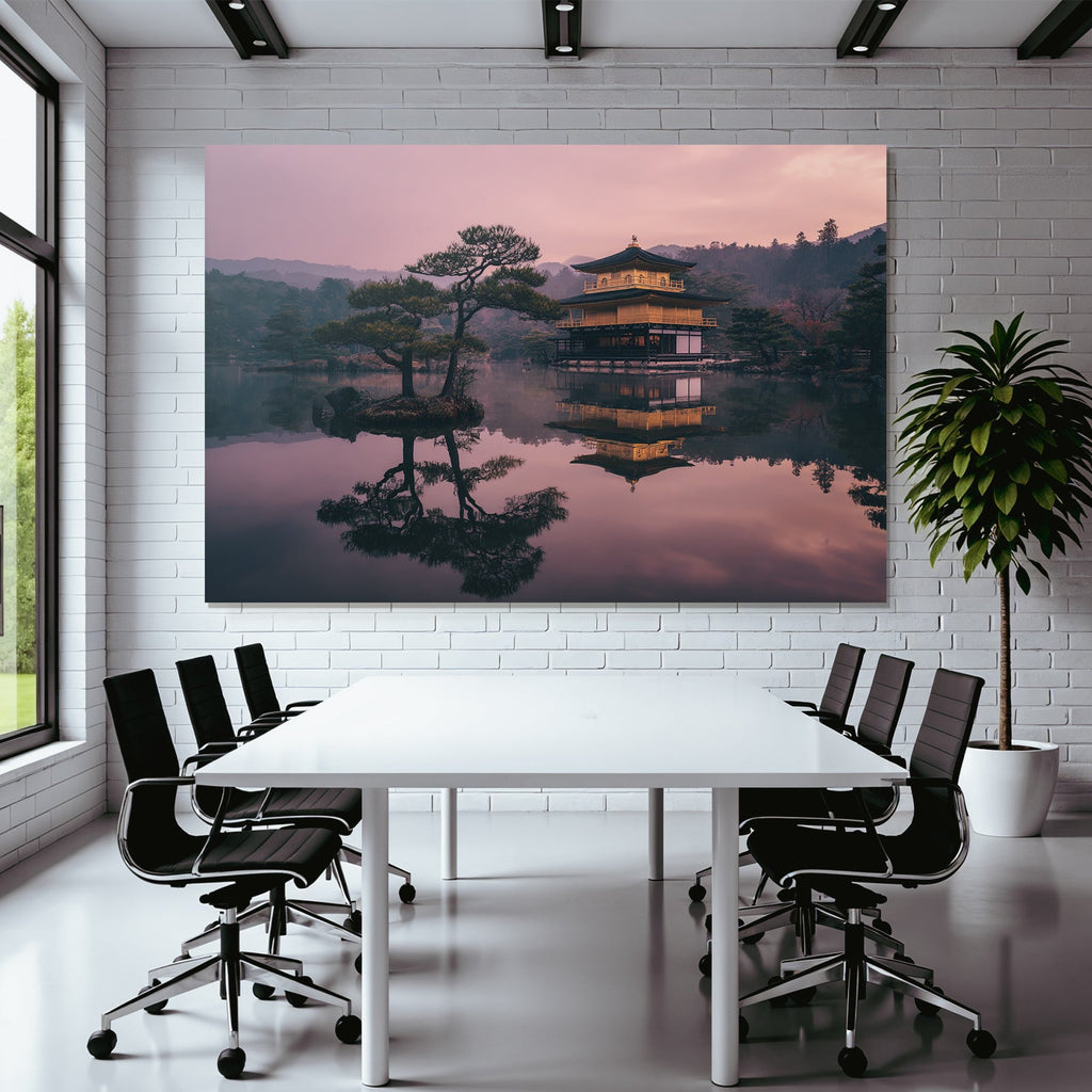 Japanischer Tempel Am Ruhigen See Im Morgenlicht