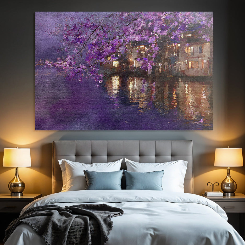 Landschaft Mit Seespiegelung Und Violetten Blüten