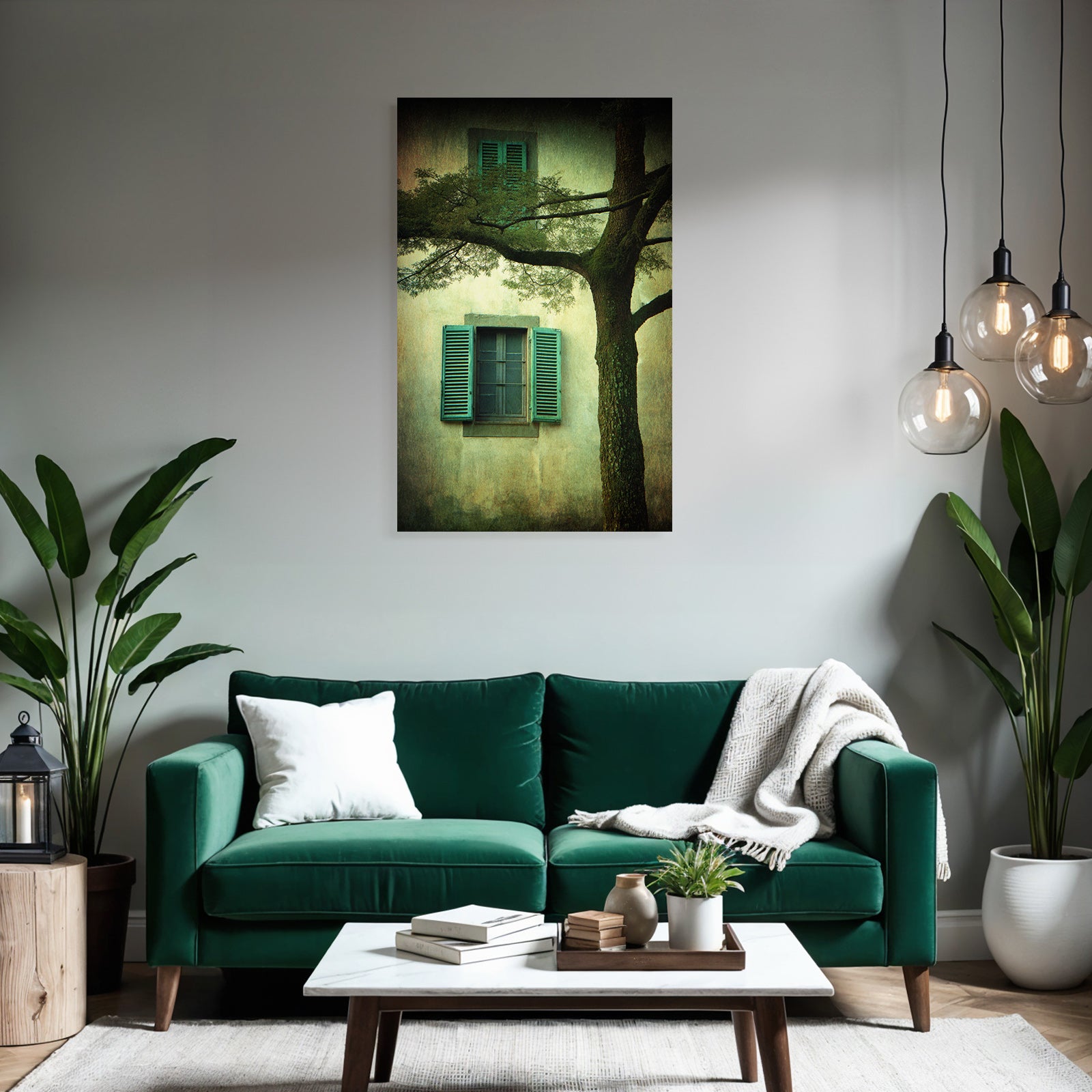Texturierte Wand Mit Fenster Und Grünen Fensterläden Neben Baum