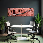 Texturierte Rosa Wand Mit Quadratischen Öffnungen Und Treppe