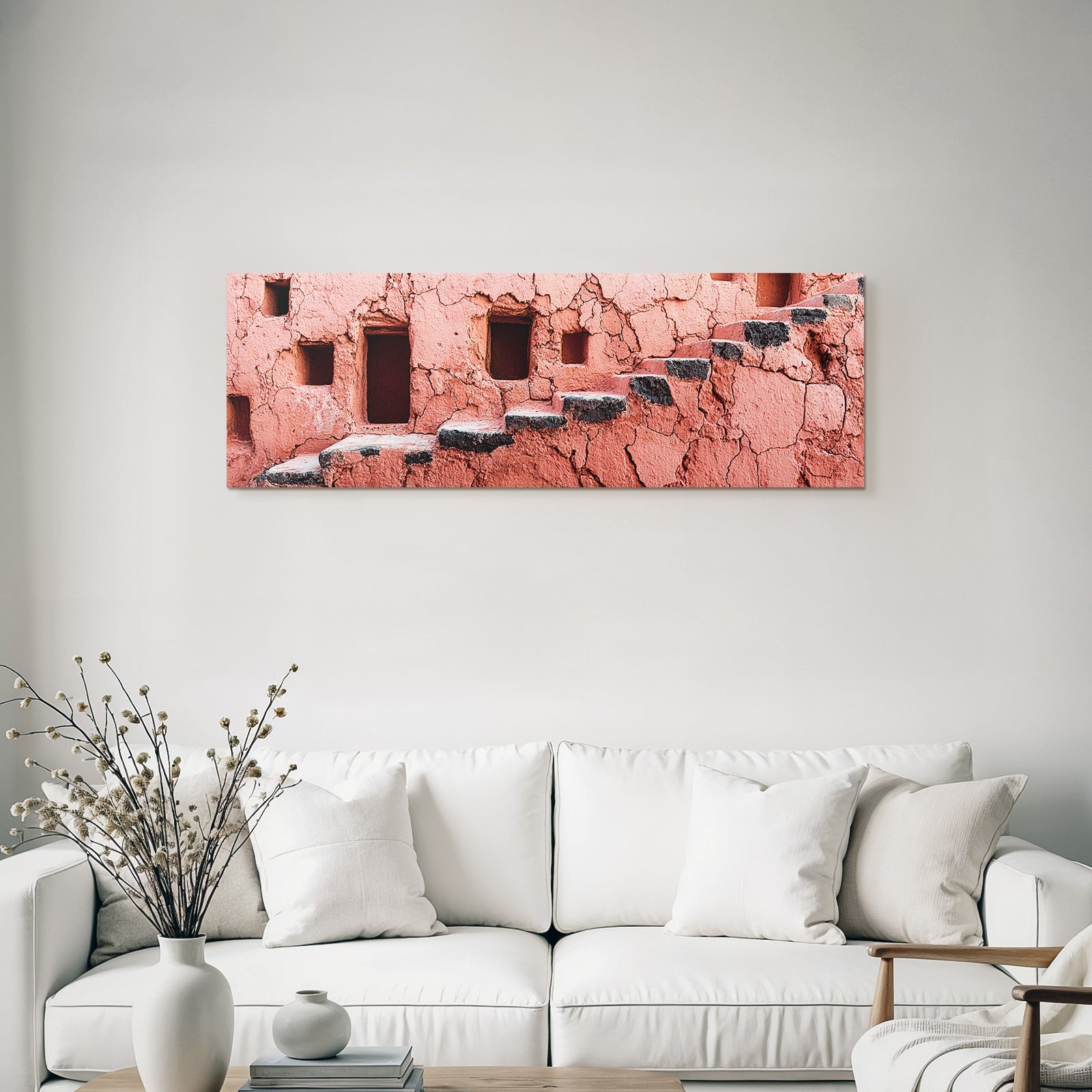 Texturierte Rosa Wand Mit Quadratischen Öffnungen Und Treppe