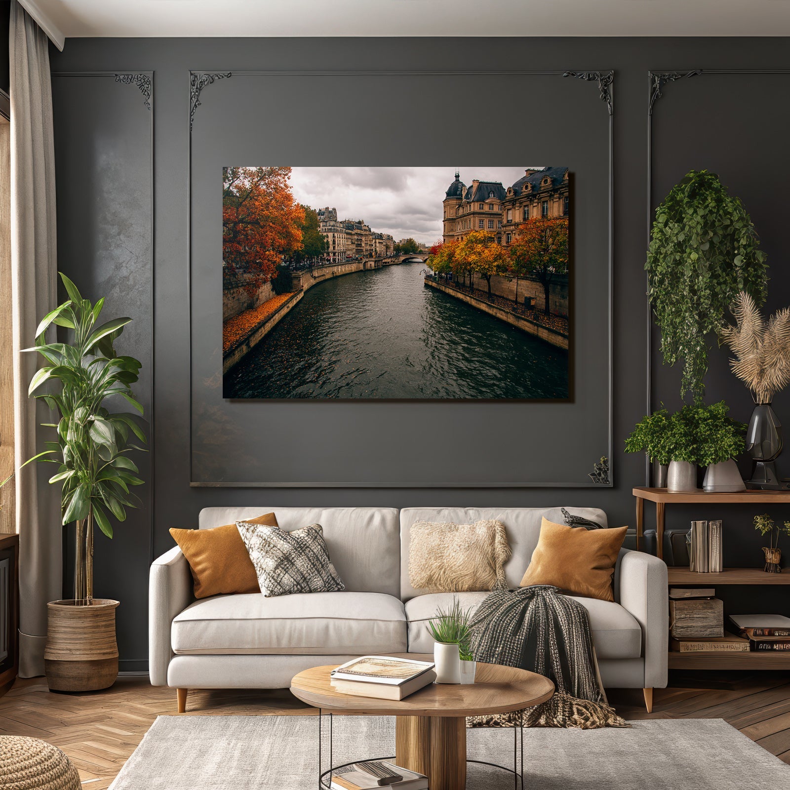 Herbstlicher Fluss In Stadt Mit Historischer Architektur Und Brücke