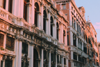 Historische Fassade Goldene Stunde | Europa | Laender und Reisen