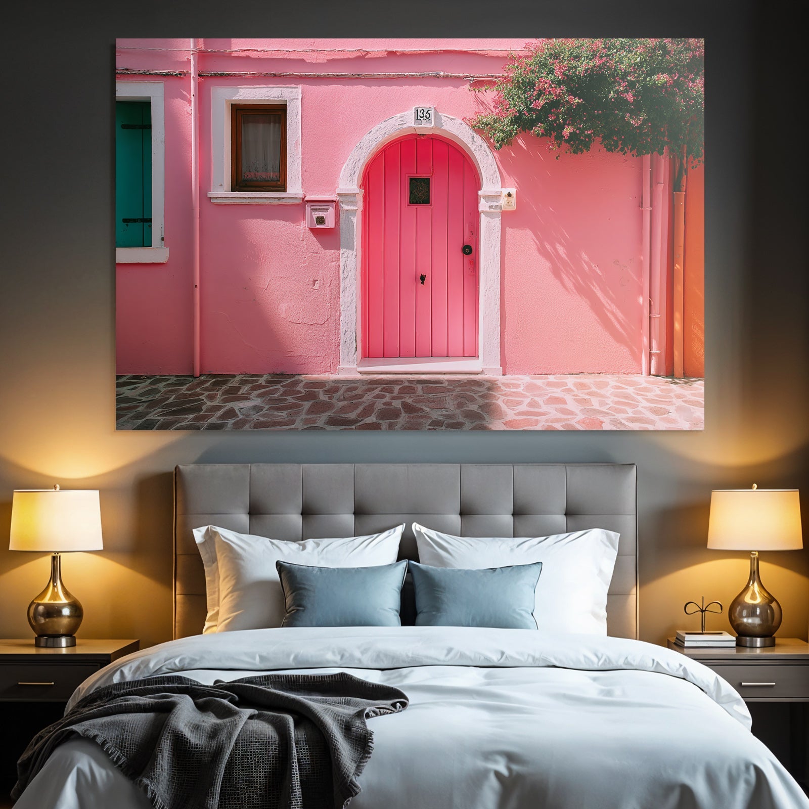Lebendige Pinke Tür Architektur Mit Blaün Laden Oranger Wand Und Grüner Pflanze