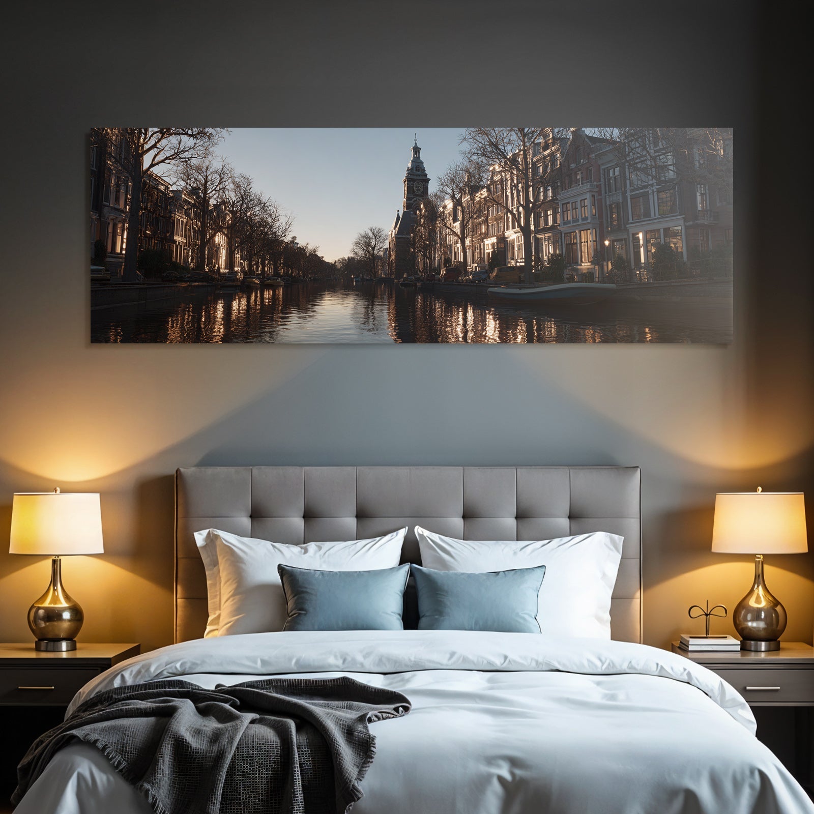 Gemütliche Grachtenszene In Amsterdam Im Goldenen Licht