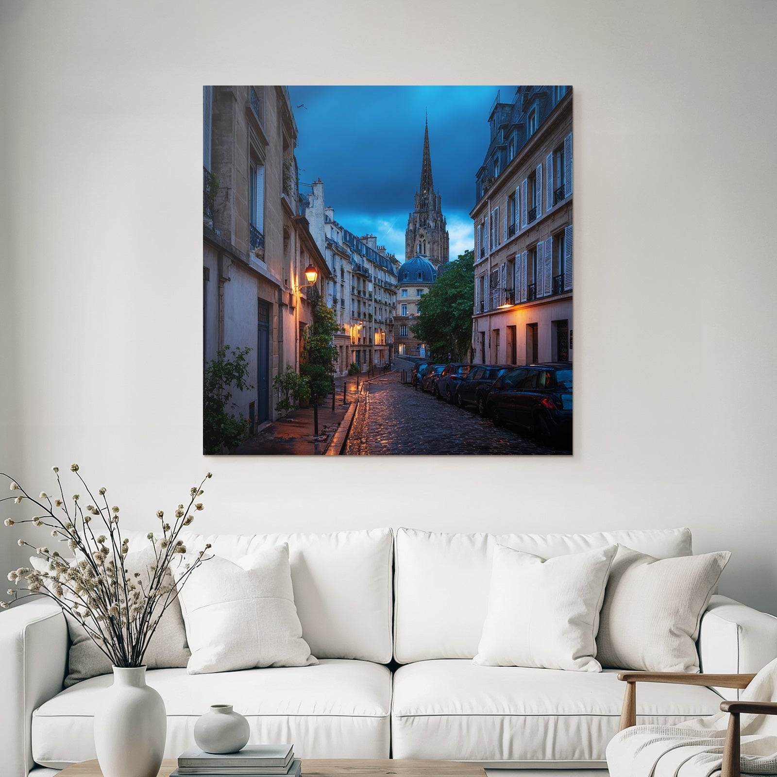 Abendliche Altstadtgasse Mit Pflastersteinstrasse Und Kirchturm