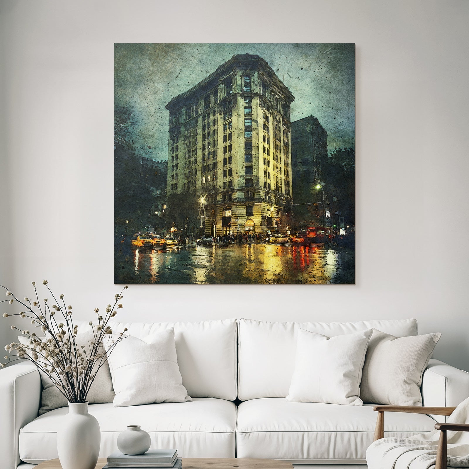 Regnerische Stadtstrasse Bei Nacht Mit Vintage Hochhaus Und Reflexionen