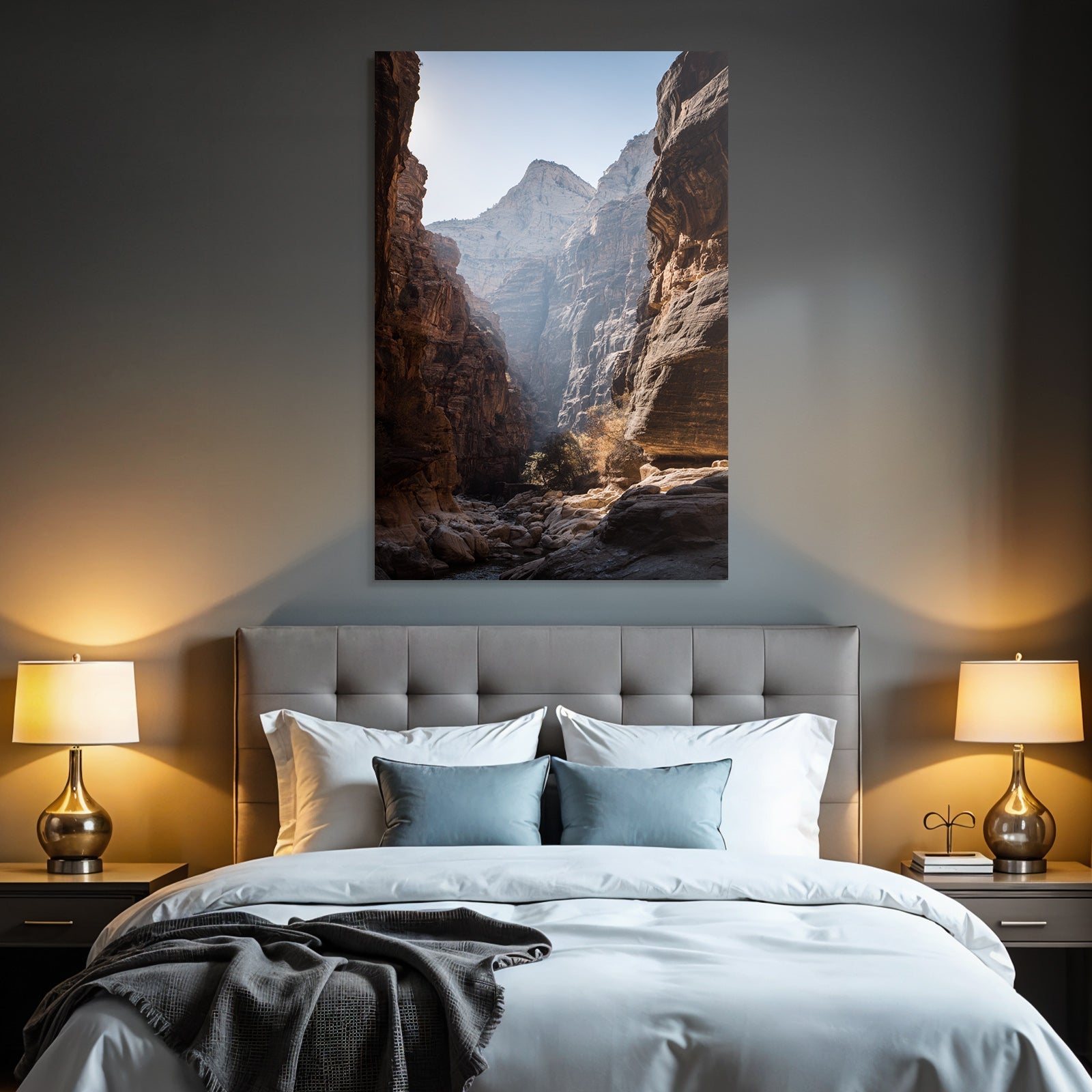 Steile Felswände In Einer Schlucht Mit Sonnenlicht
