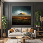 Tafelberglandschaft Mit Grasuntergrund Unter Dramatischem Himmel