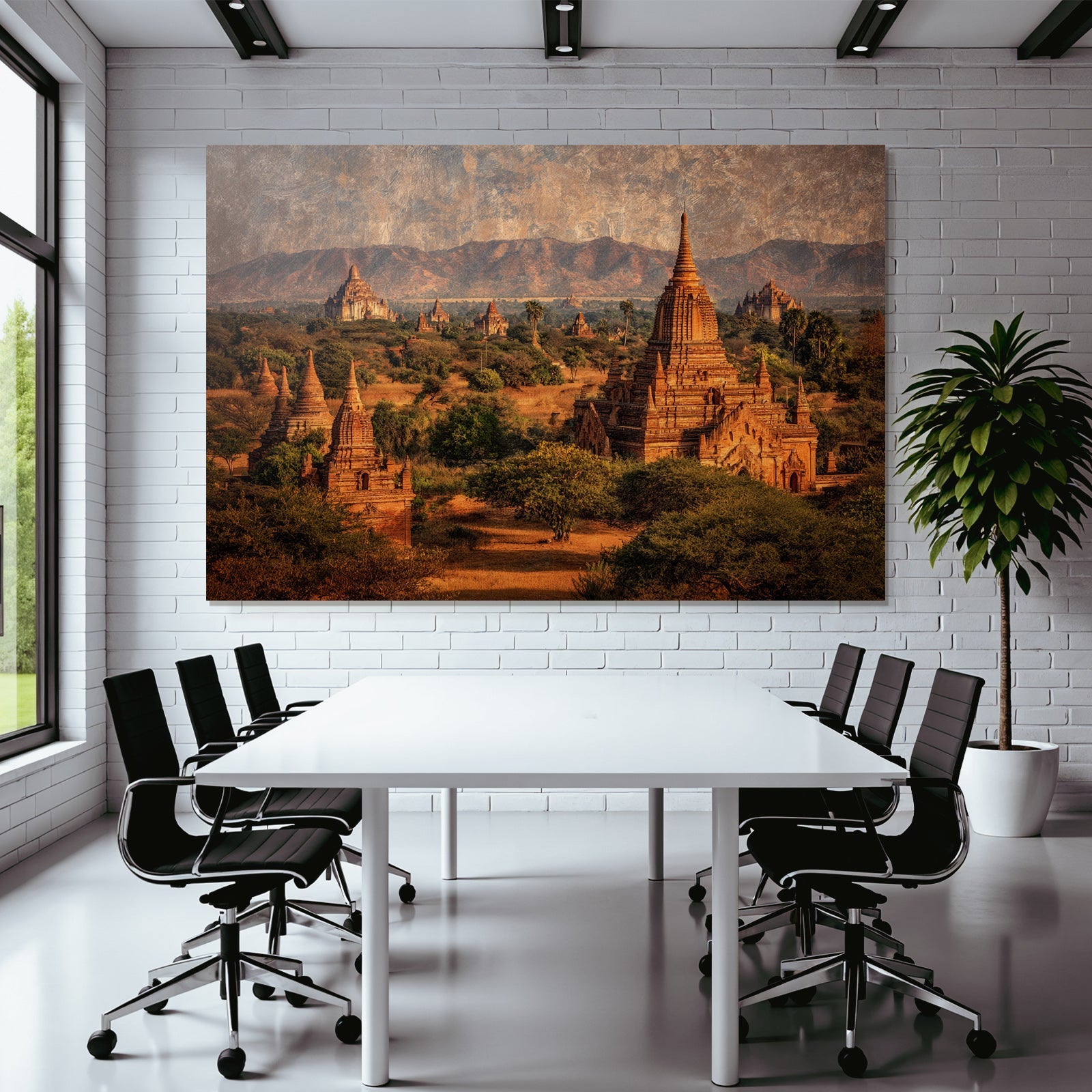 Alter Tempel In Bagan Bei Sonnenuntergang Mit Bergen Im Hintergrund